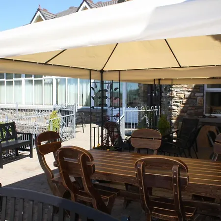 Dan O'hara 4* كليفدين